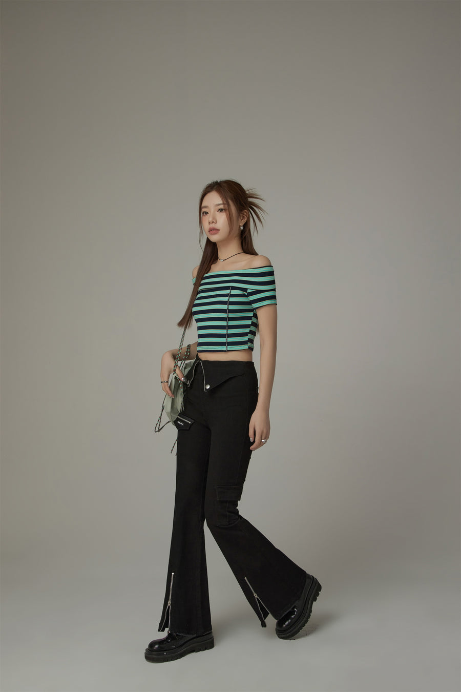 CHUU Off-The-Shoulder Slim Top