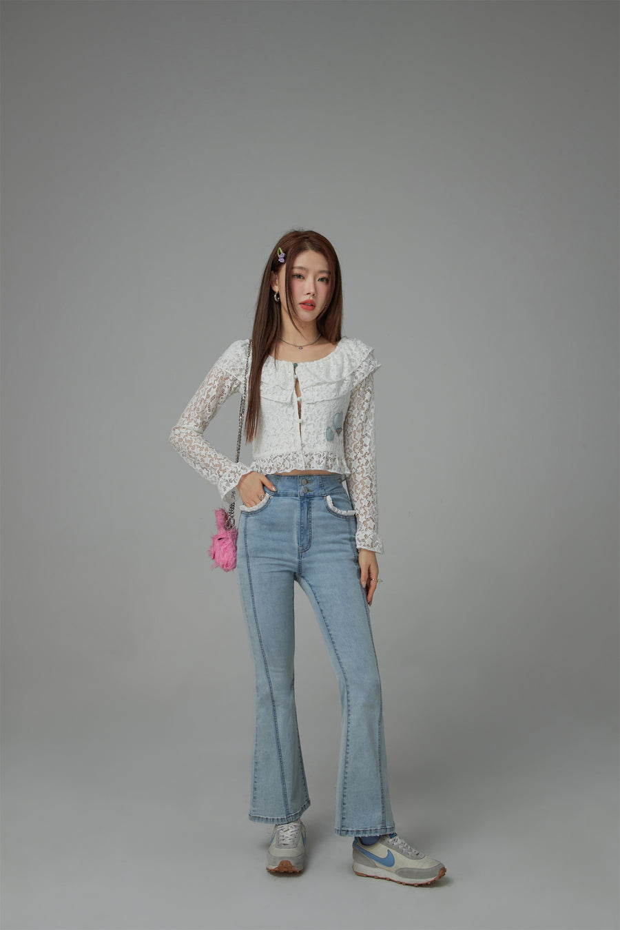 CHUU Star Lace Button Crop Blouse