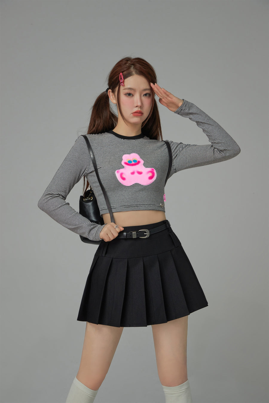 CHUU Funny Rabbit Stripes Long-Sleeved Crop Top