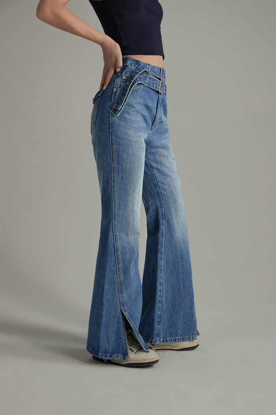 CHUU Double Belted Slit Bootcut Denim Jeans