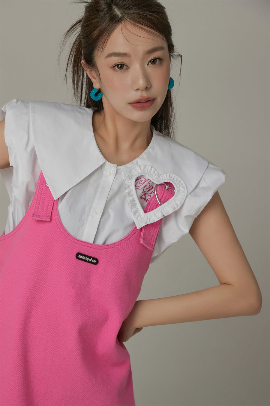 CHUU Heart Buckle Color Overall Mini Dress