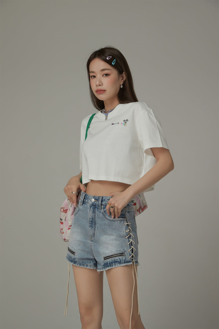 CHUU Colored By Chuu Printed Logo Cropped T-Shirt