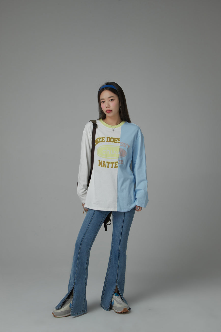 CHUU Size Doesnt Matter Two-Toned Loose Fit T-Shirt