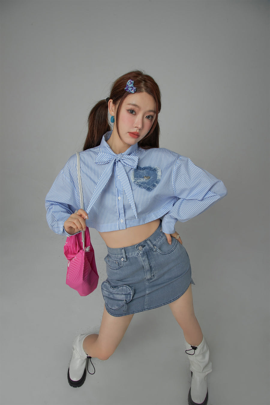 CHUU Heart Denim Pocket Stripe Crop Shirt