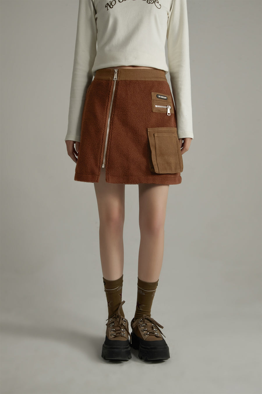 CHUU Pocket Fleece Mini Skirt