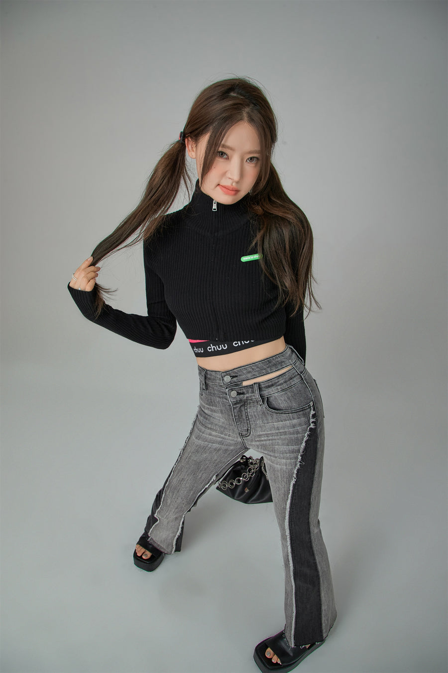 CHUU Chuu Girl Slim Crop Cardigan