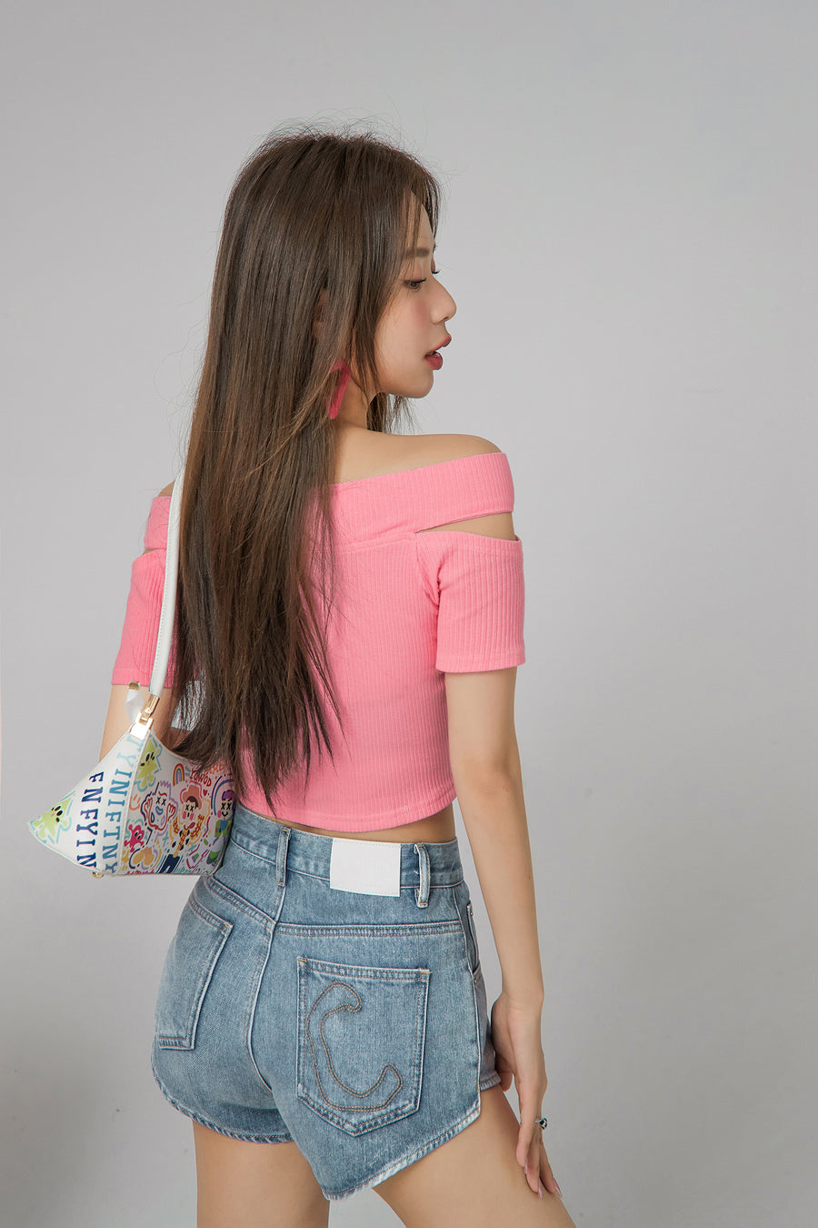 CHUU Shirring Off Shoulder T-Shirt