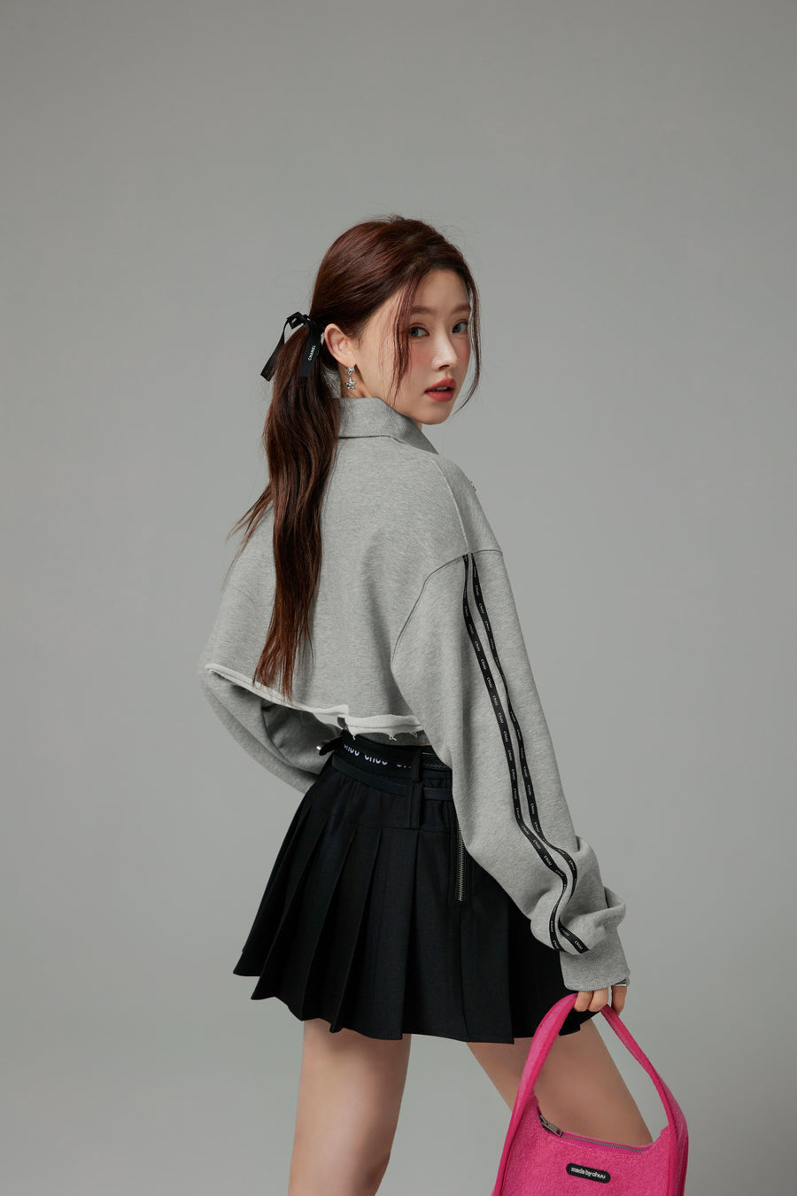 CHUU Playing It Cool Maxi Crop Half Zip-Up Sweatshirt