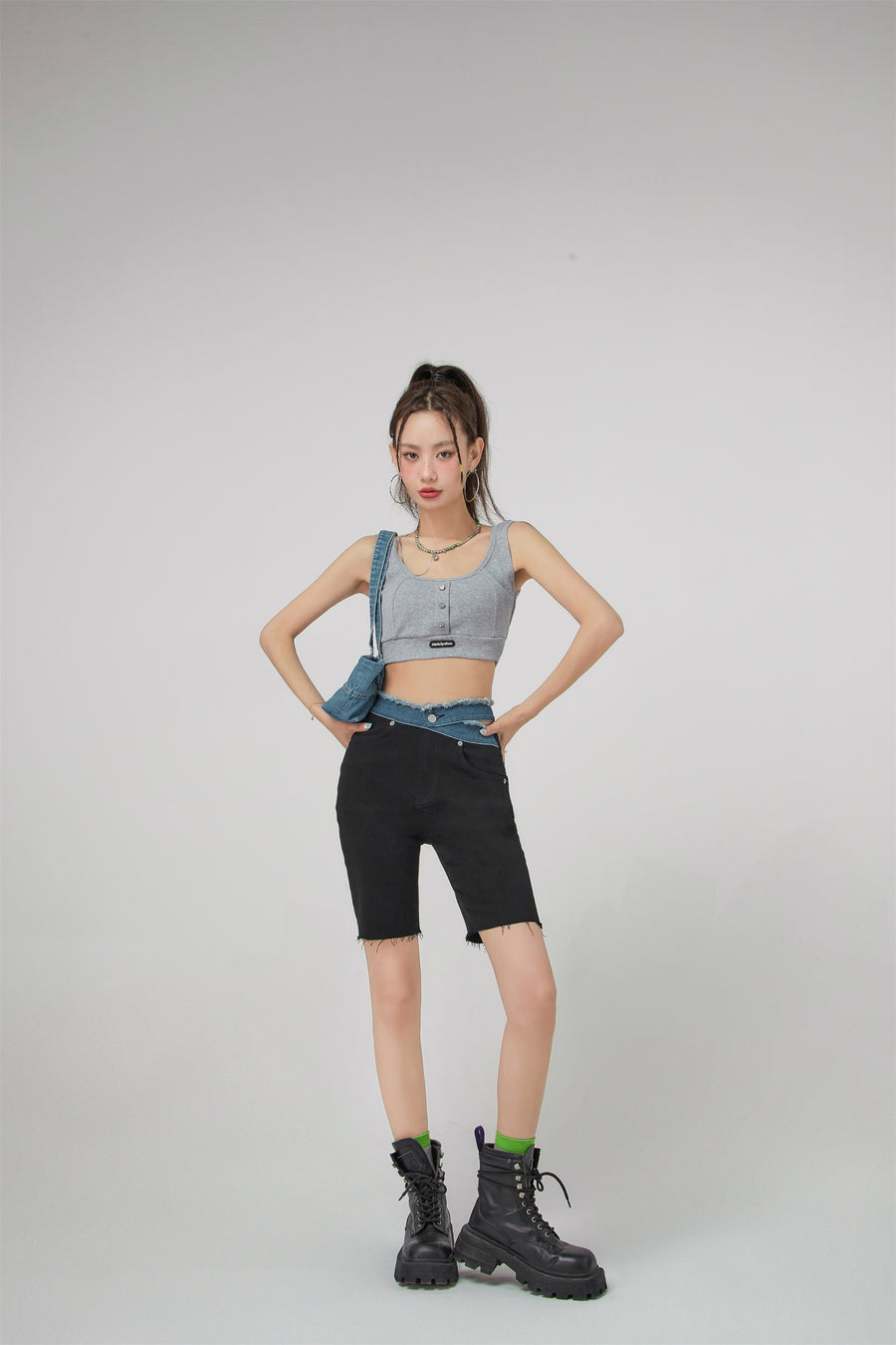 CHUU Raw Hem Biker Denim Shorts