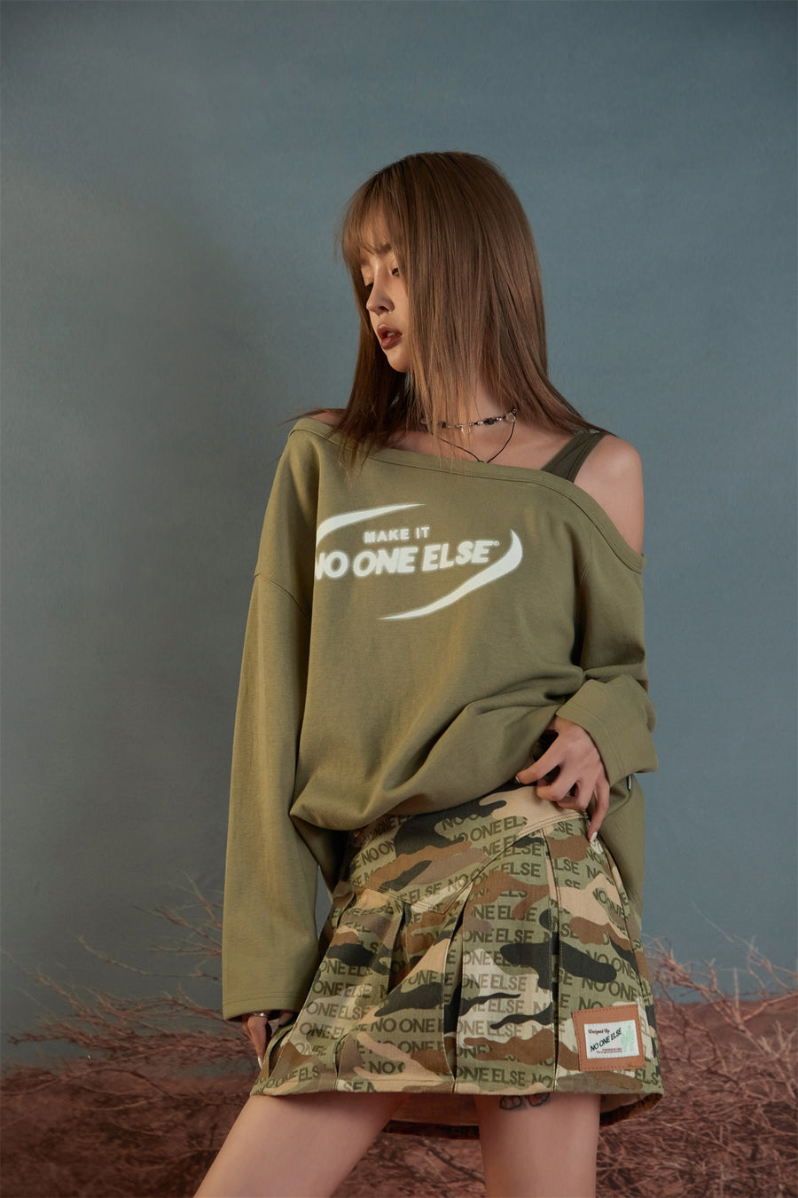 CHUU Noe Off Shoulder Loose Fit T-shirt