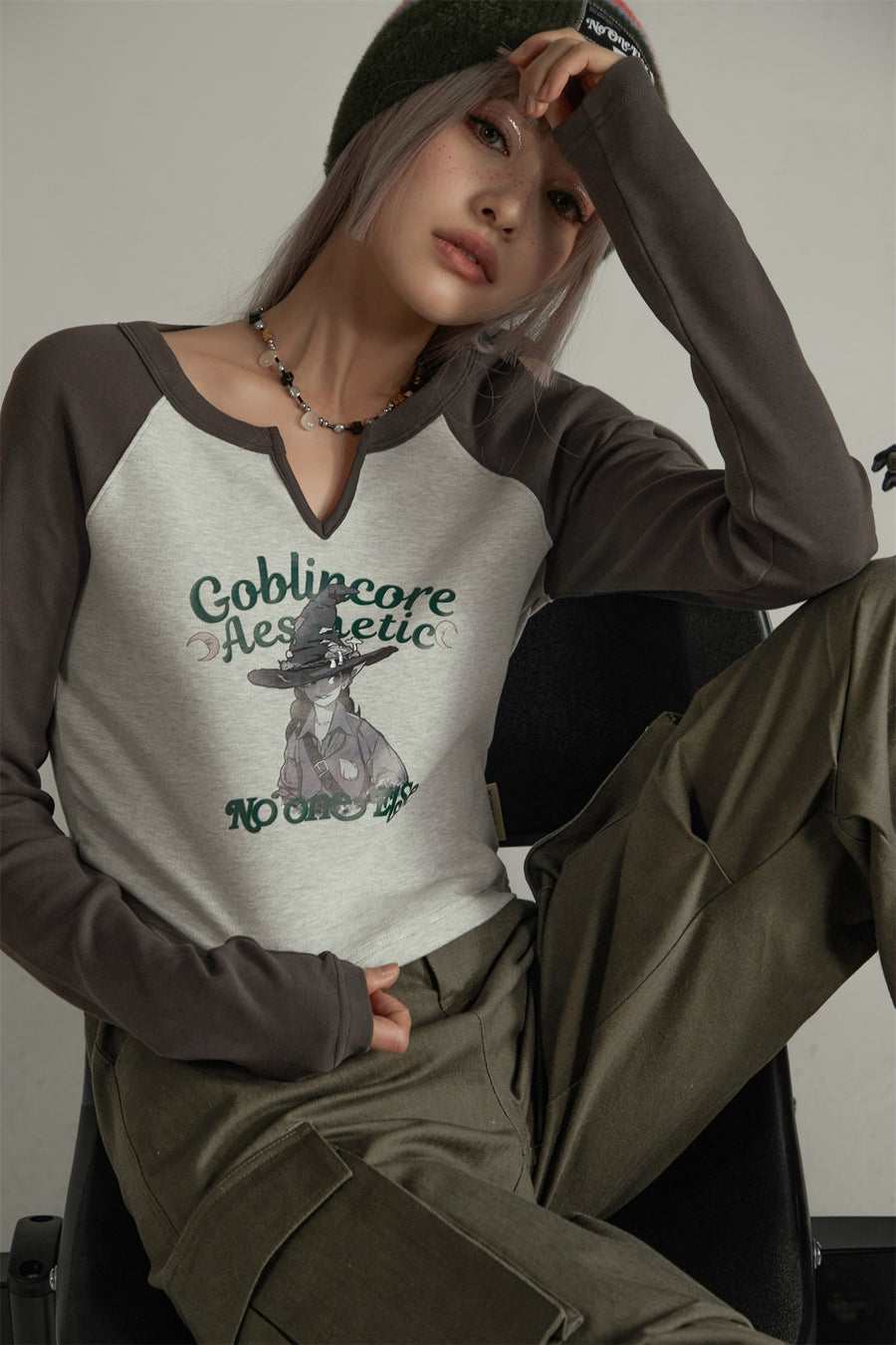 CHUU Color Combination Goblin Core Raglan T-Shirt