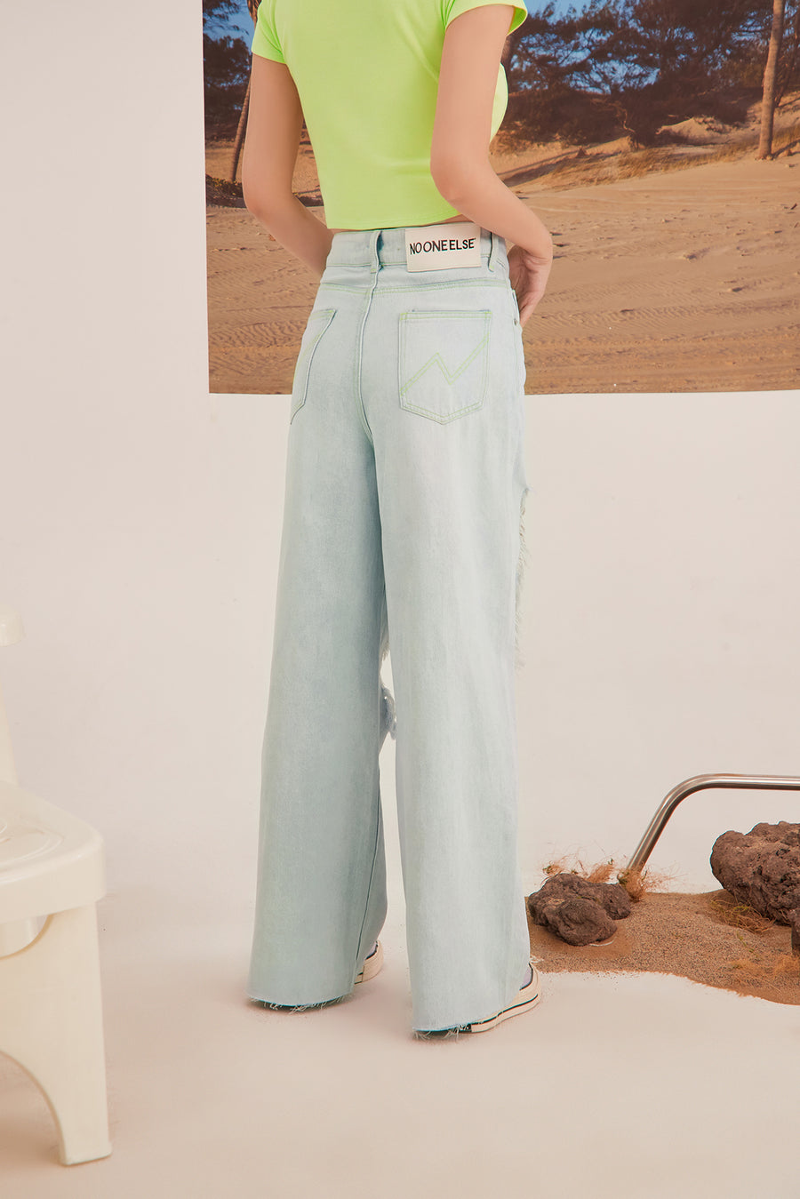 CHUU Damaged Wide Straight Jeans