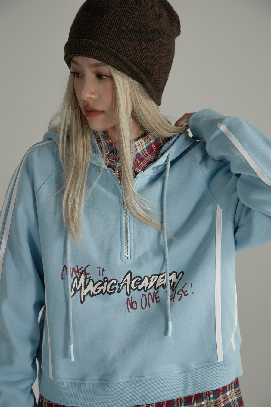 CHUU Magic Academy Half Zip-Up Hoodie