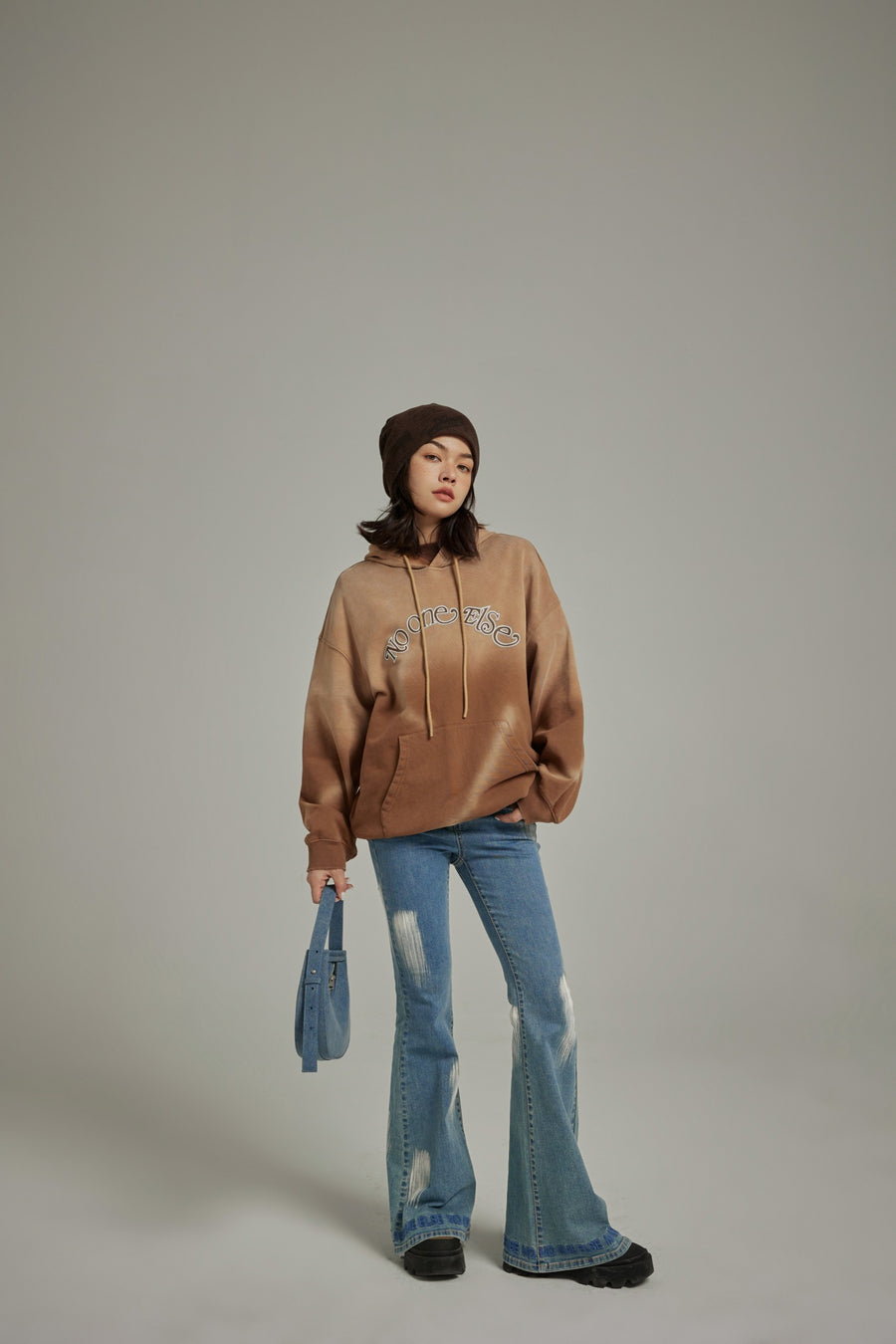 CHUU Gradient Color Front Pocket Hoodie