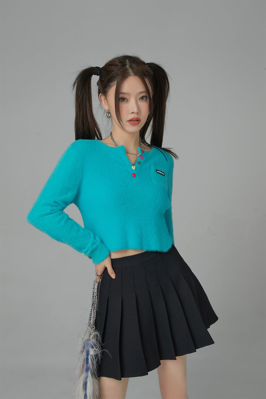 CHUU Chase The Dream Cropped Knit Sweater