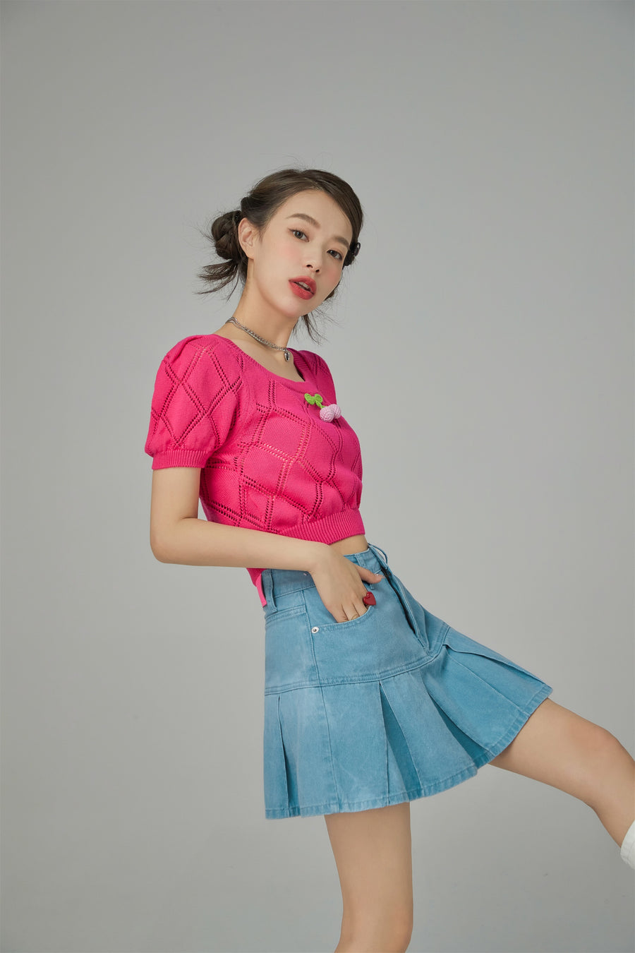 CHUU Cherry Knit Crochet Crop Sweater