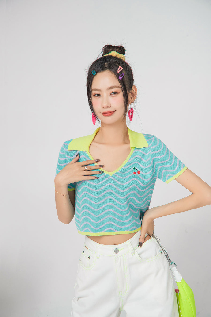 CHUU Cherry Color Cropped Knit T-Shirt