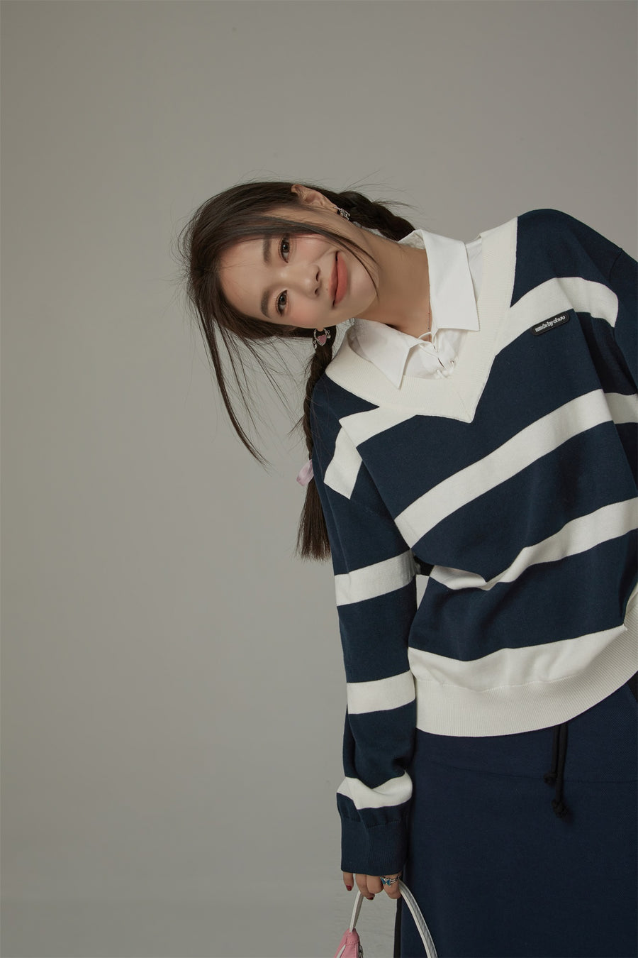 CHUU Color Matching V-Neck Striped Knit Sweater