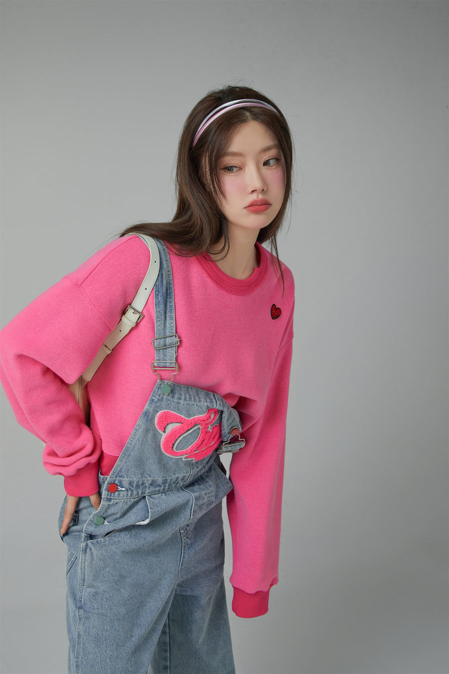 CHUU Class Is In Session Heart Logo Sweatshirt