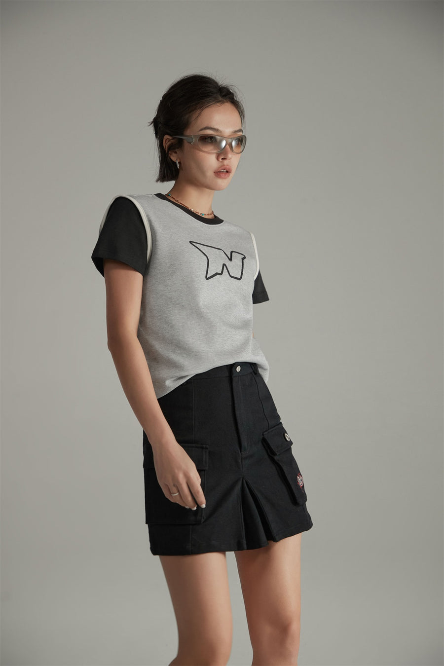 CHUU Embroidered Color Two Toned T-Shirt