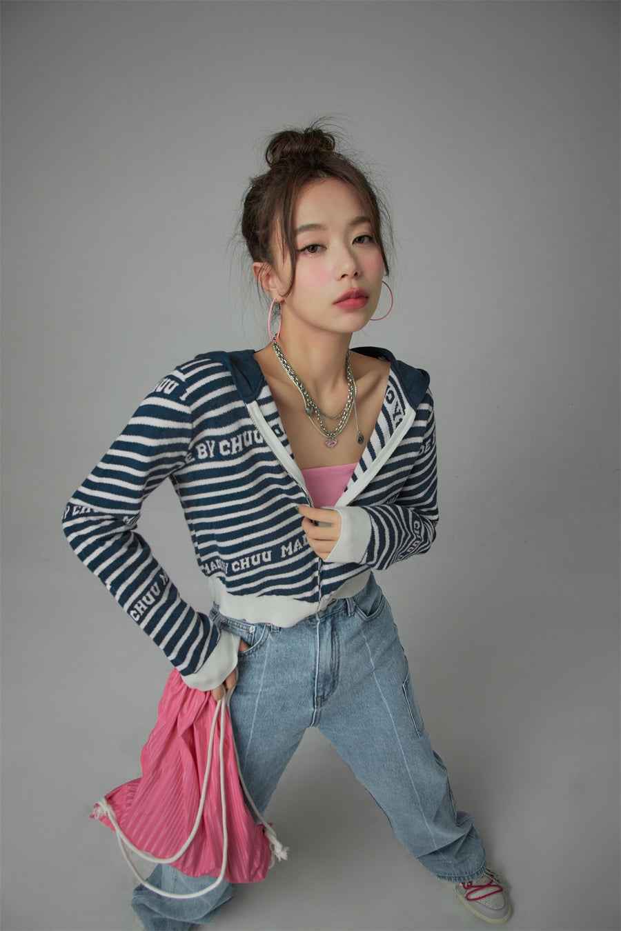 CHUU Candy Cane Striped Knit Cropped Outer Hoodie