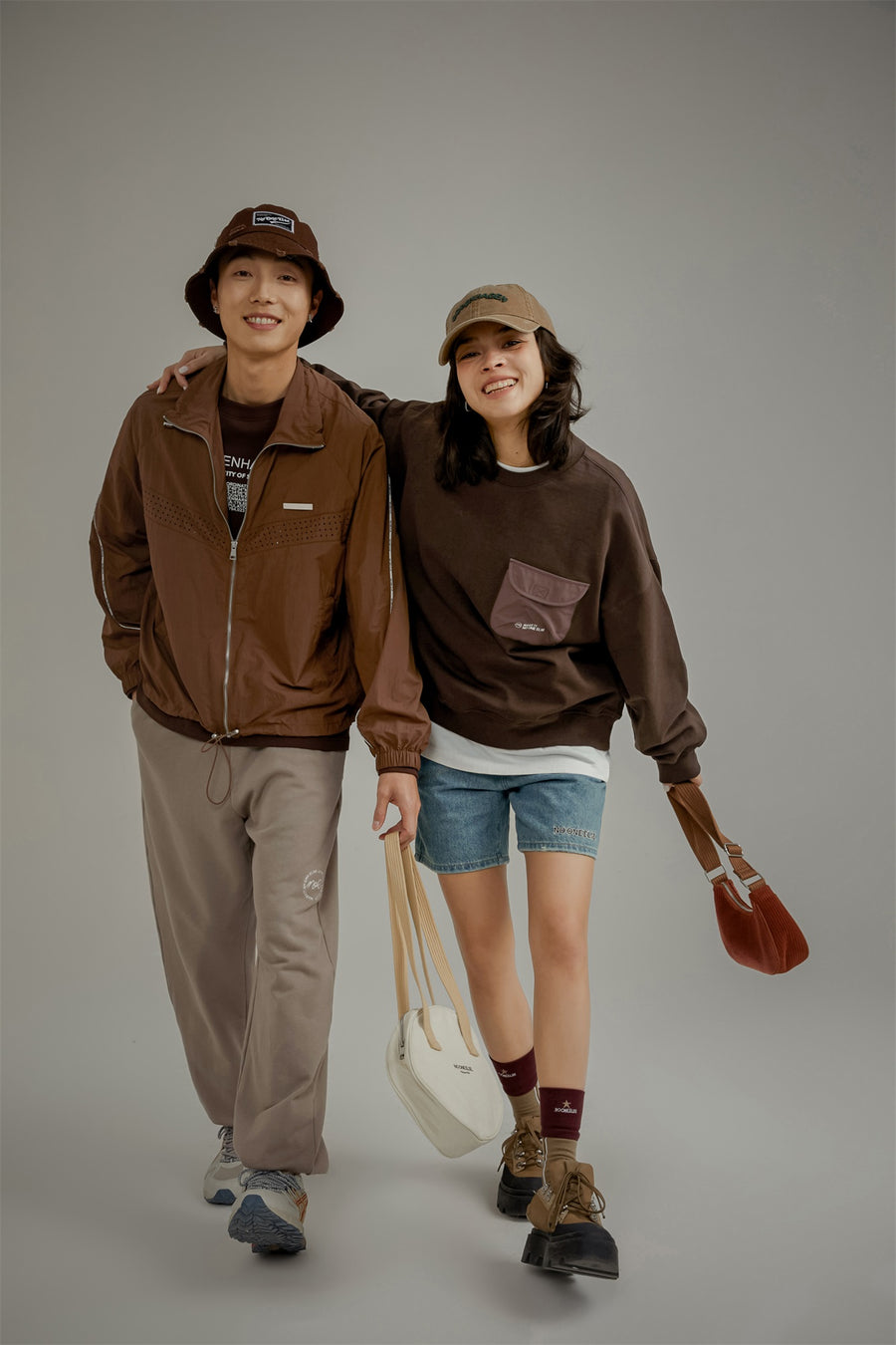 CHUU Pocket Loose Fit Sweatshirt