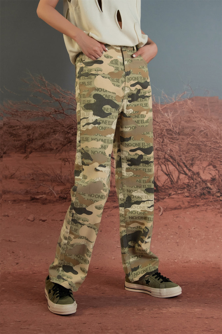 CHUU Camouflage High Waist Straight Pants