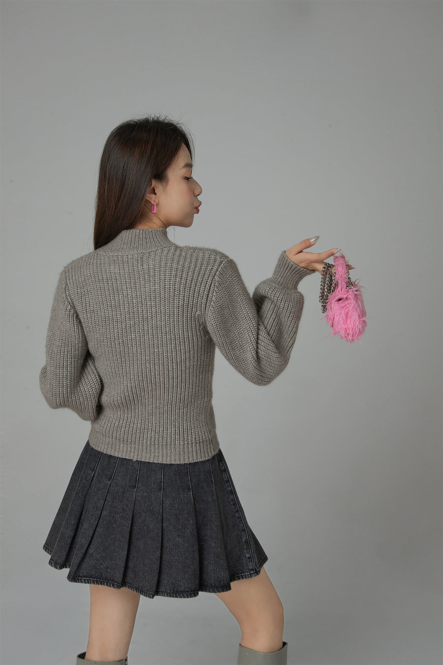 CHUU Know Who You Are Cut Out Knit Top