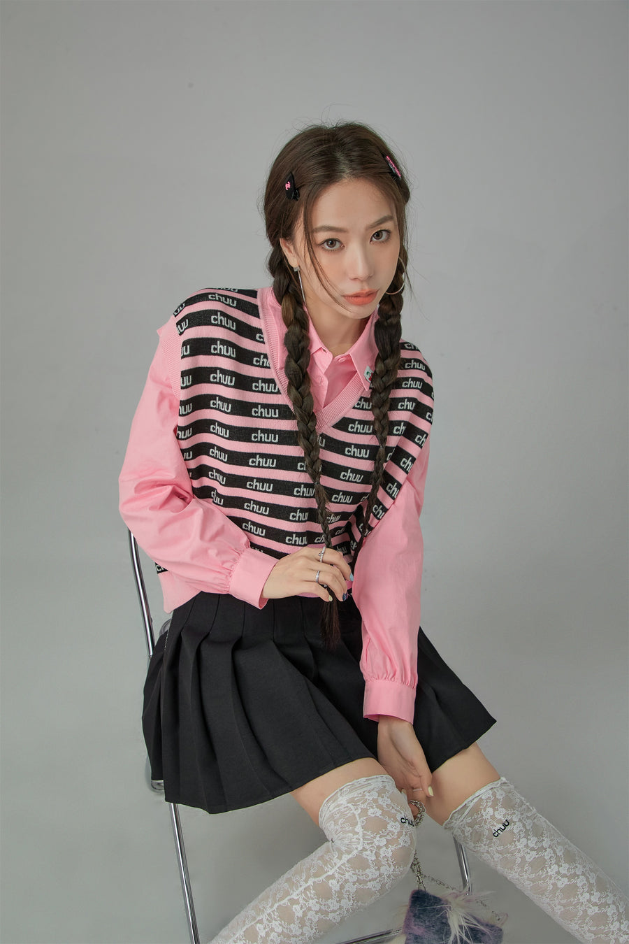 CHUU Stripes Chuu Logo Knit Vest