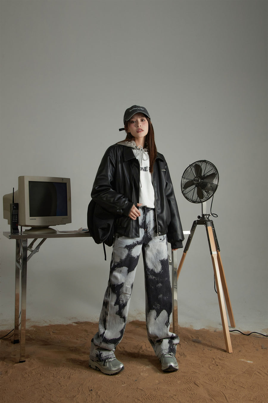 CHUU Paint Camo Straight Denim Pants