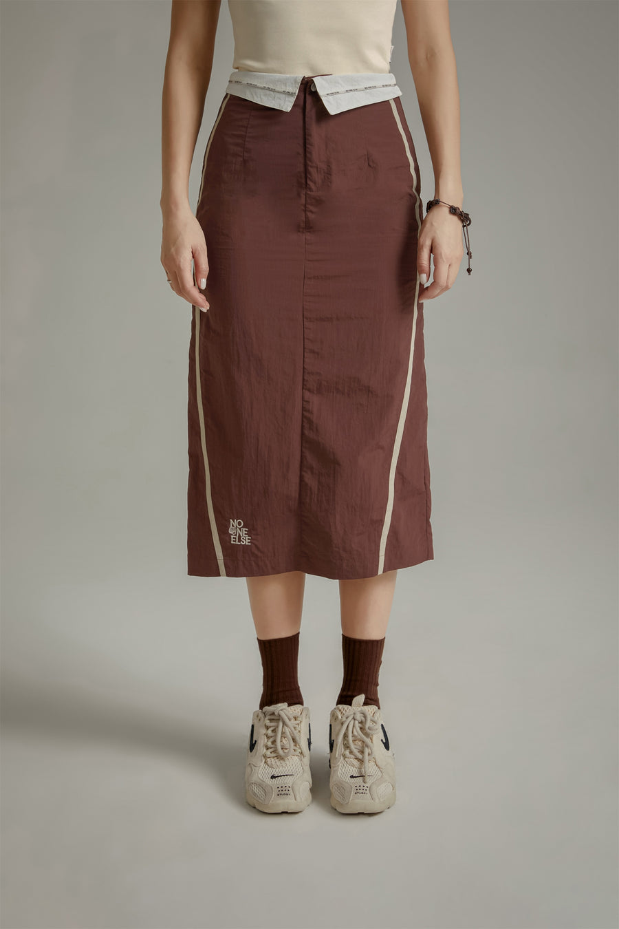 CHUU Line Color Long Skirt