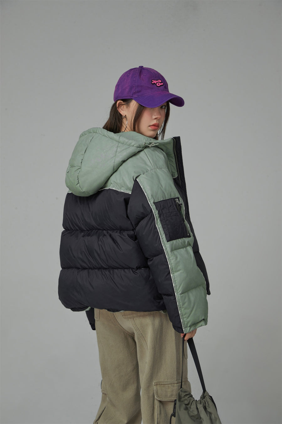 CHUU Two Tone Duck Down Puffer Coat