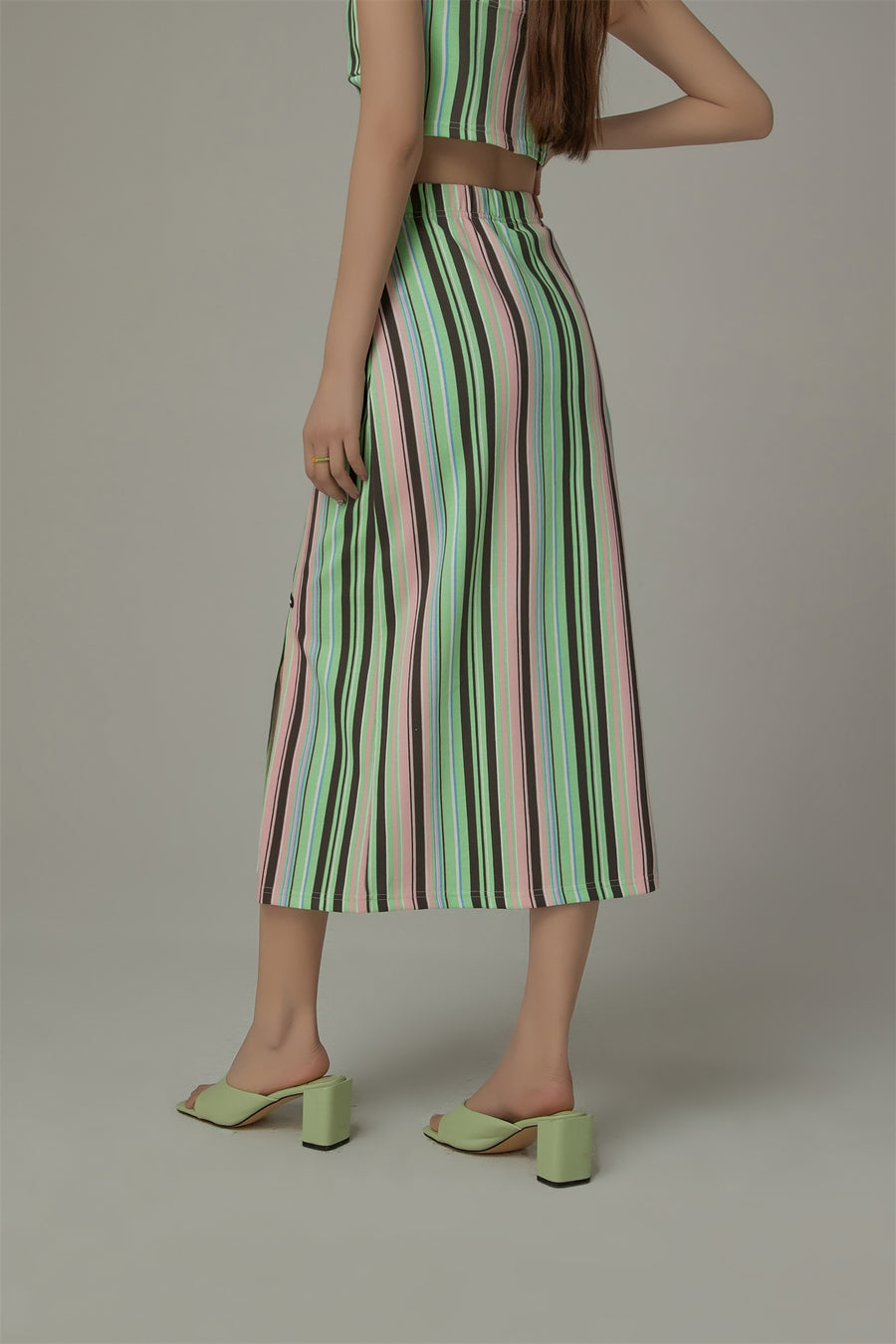 CHUU Rainbow Stripes Contrast Long Skirt