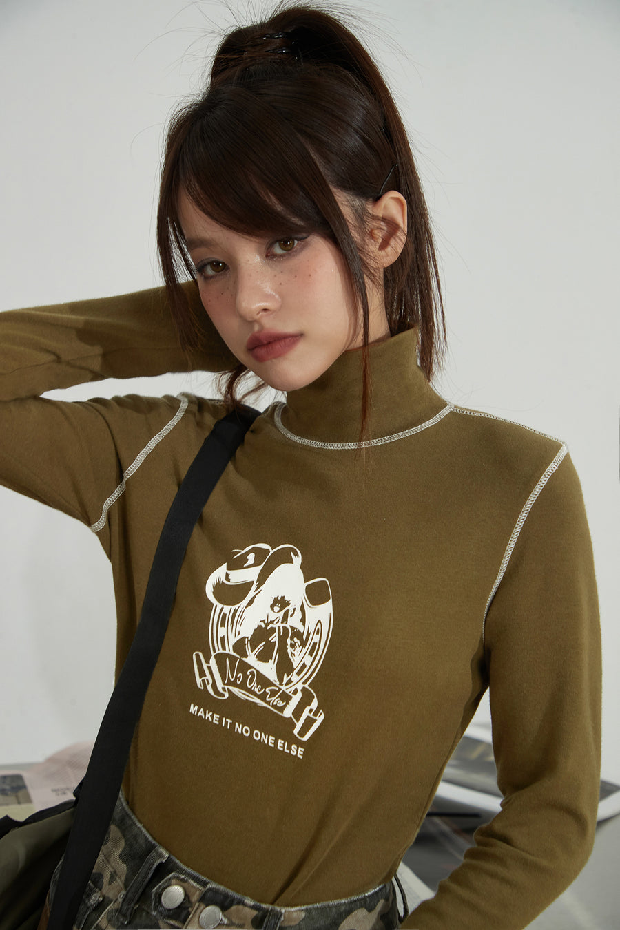 CHUU Stitching Turtleneck Long-Sleeves Top