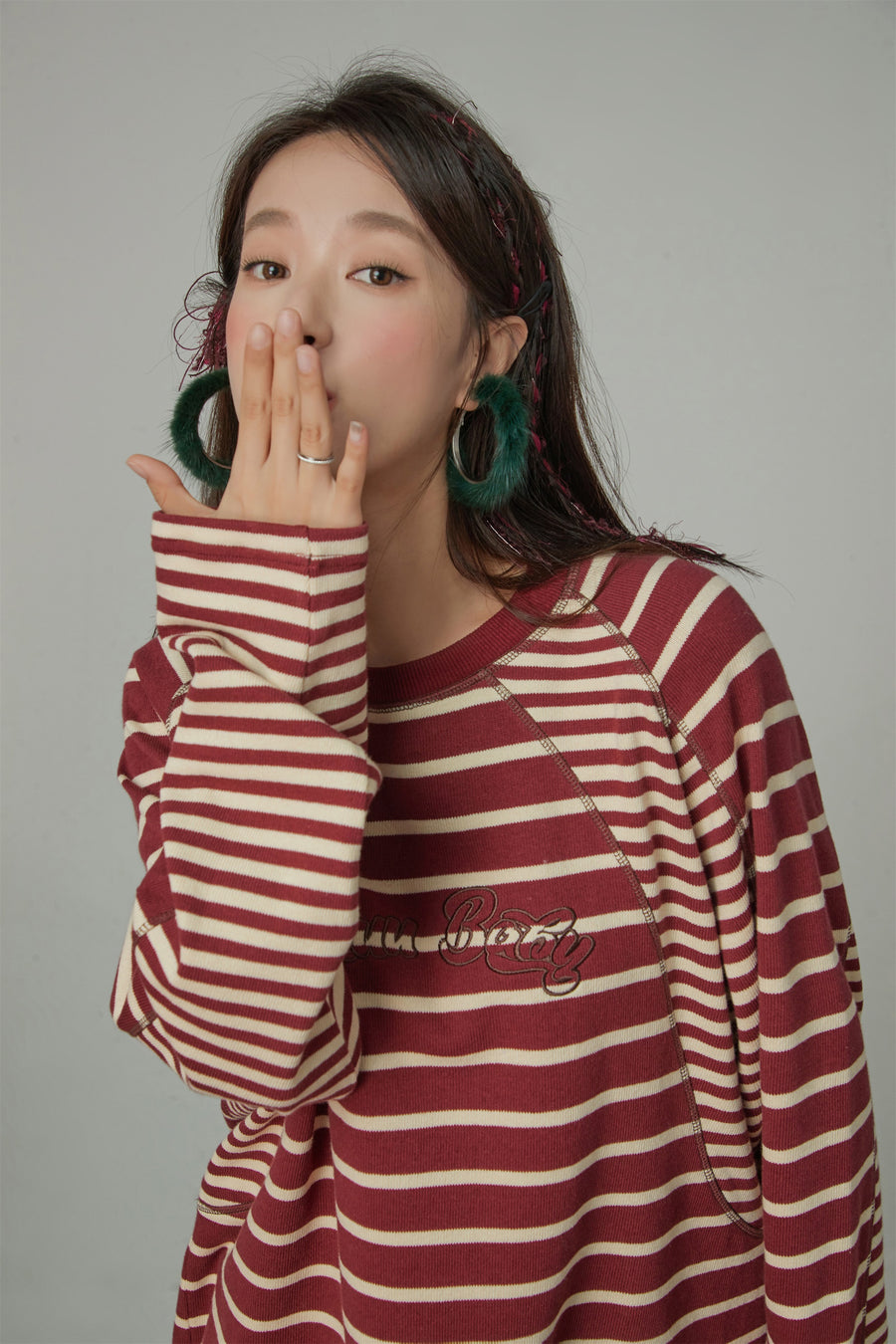 CHUU Cut To The Chase Striped Raglan T-Shirt