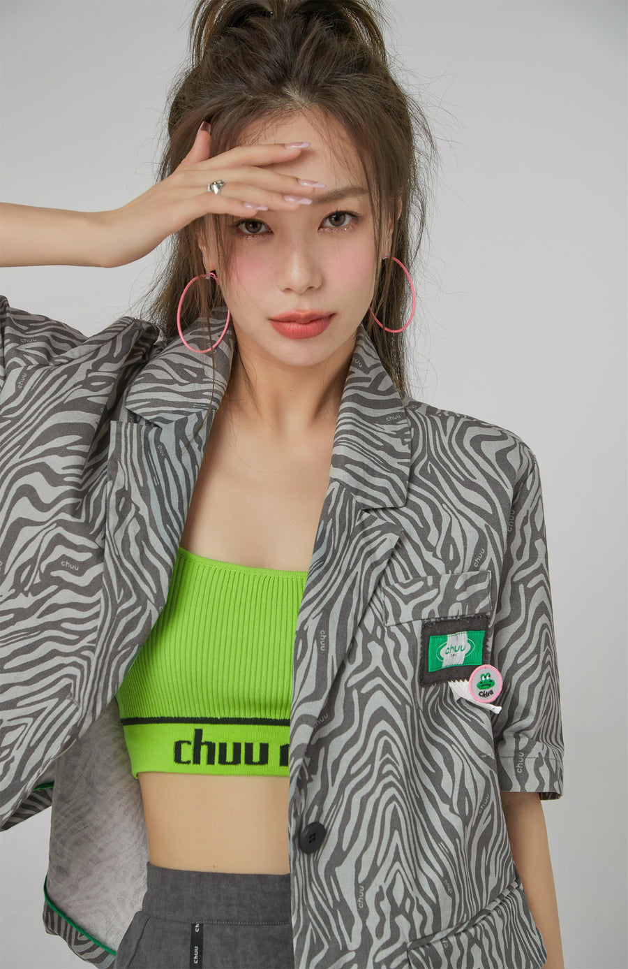 CHUU Zebra Short-Sleeve Blazer Jacket