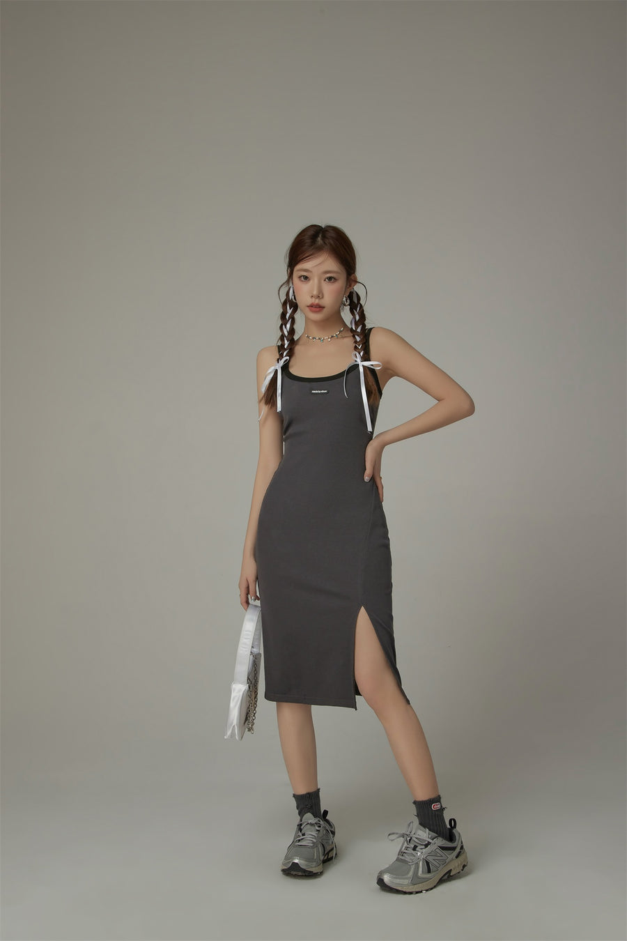 CHUU Sleeveless Slit Long Dress