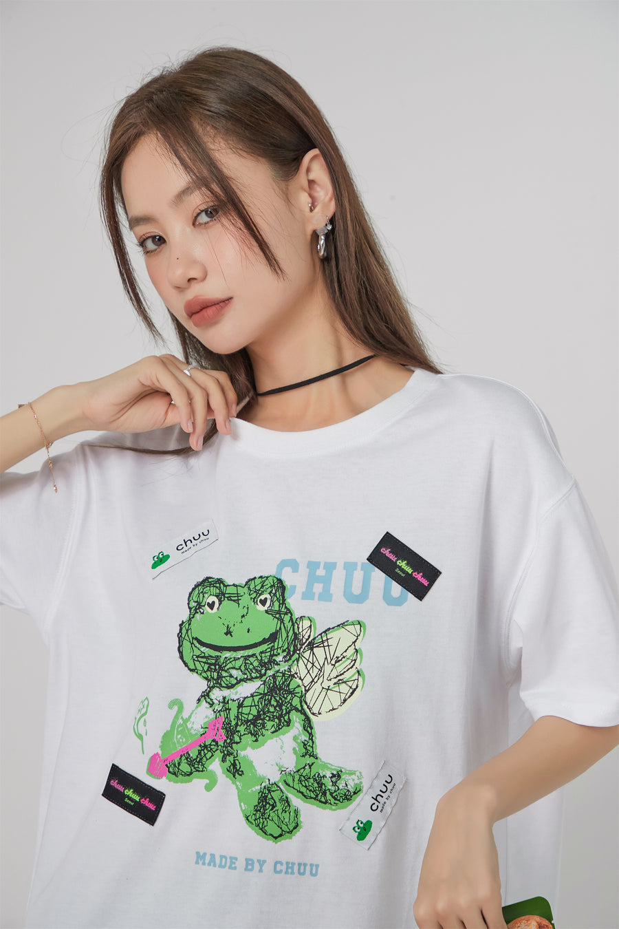 CHUU Happy Frog Is An Angel Print T-Shirt