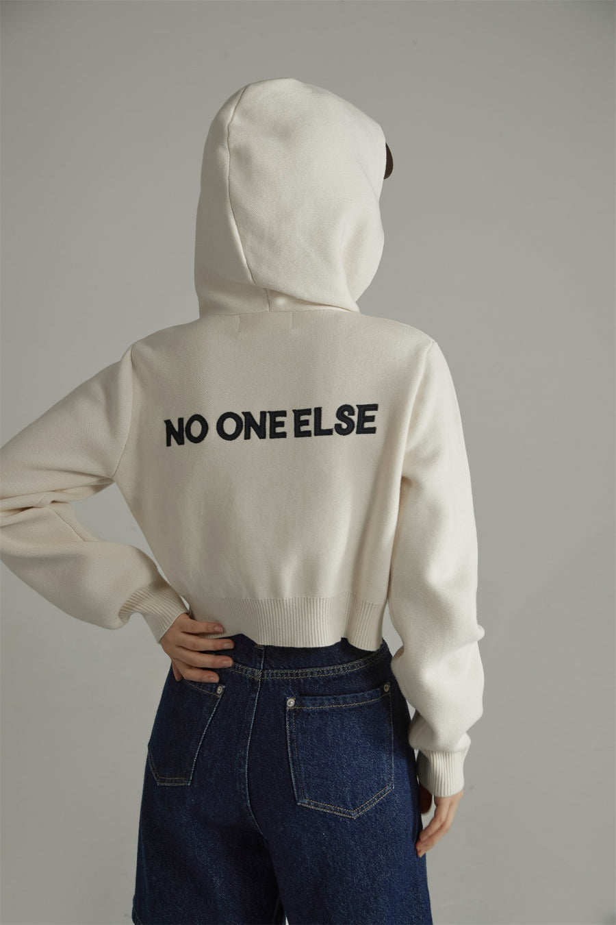 CHUU Noe Cropped Knit Hoodie