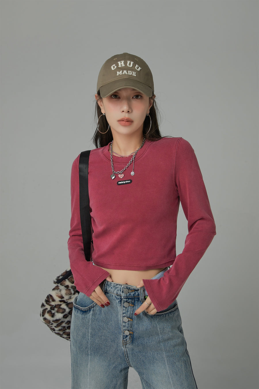 CHUU Taken Over Me Simple Slim-Fit T-Shirt