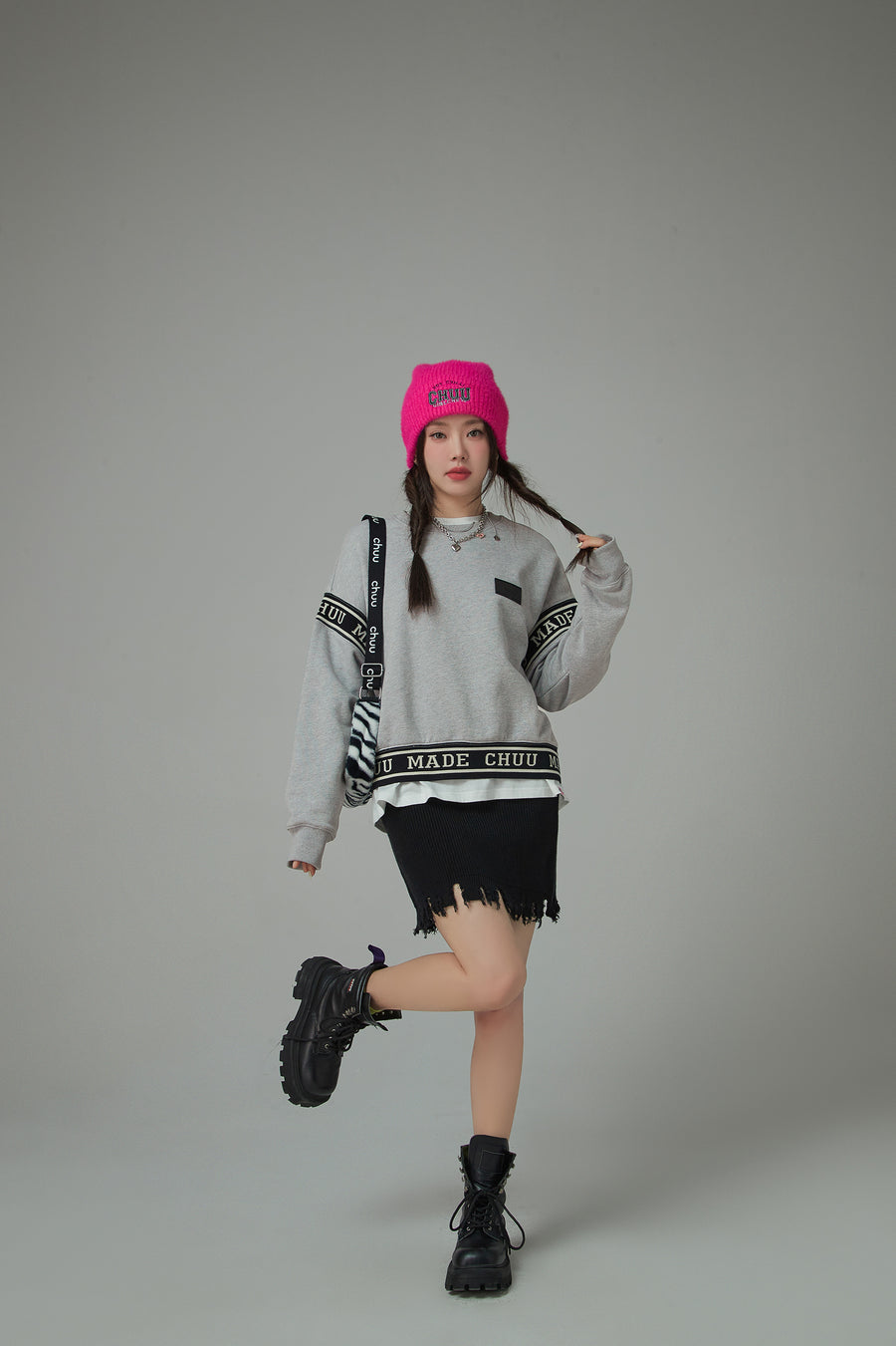 CHUU Solid Color Round Neck Sweatshirt