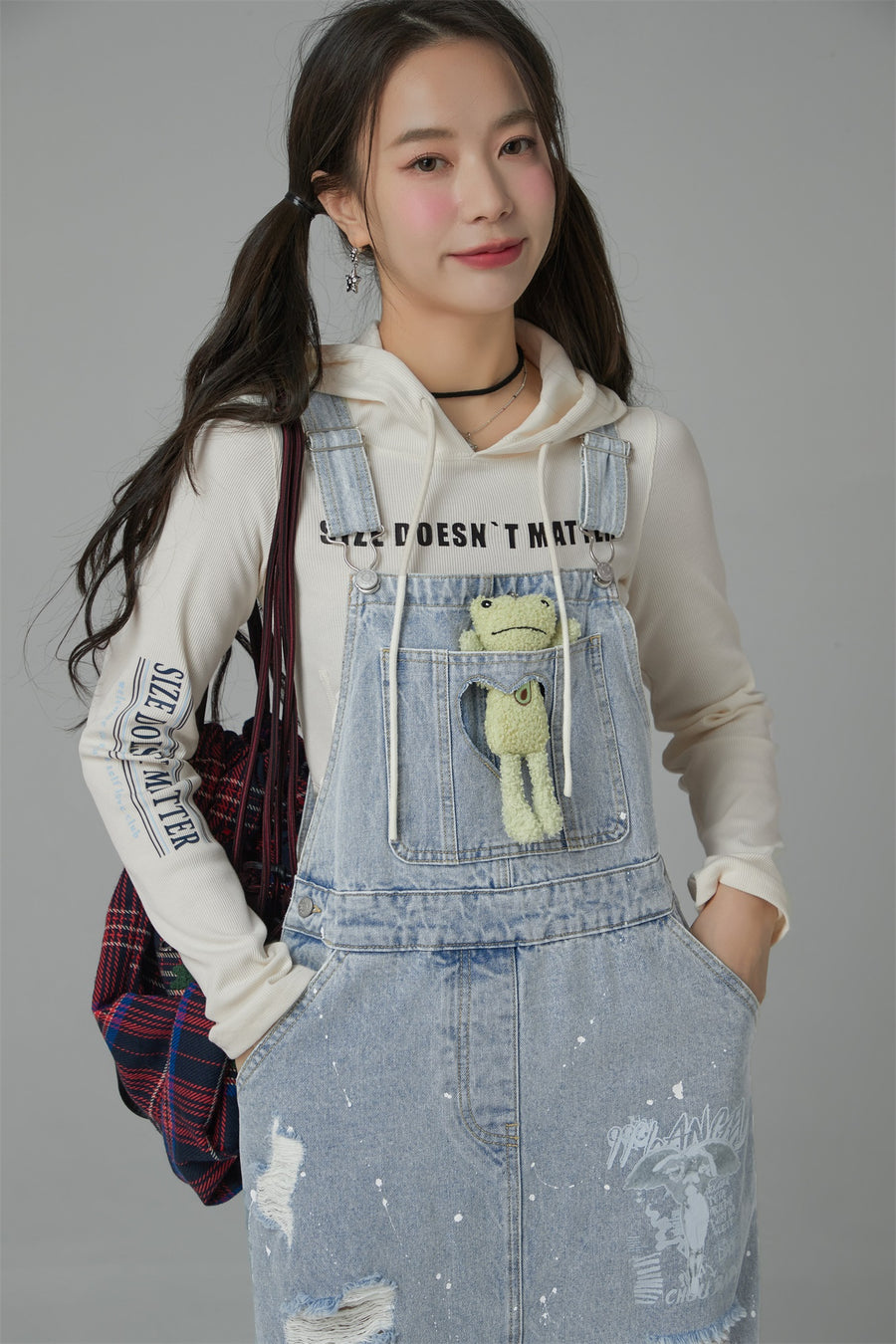 CHUU Distressed Denim Overall Dress