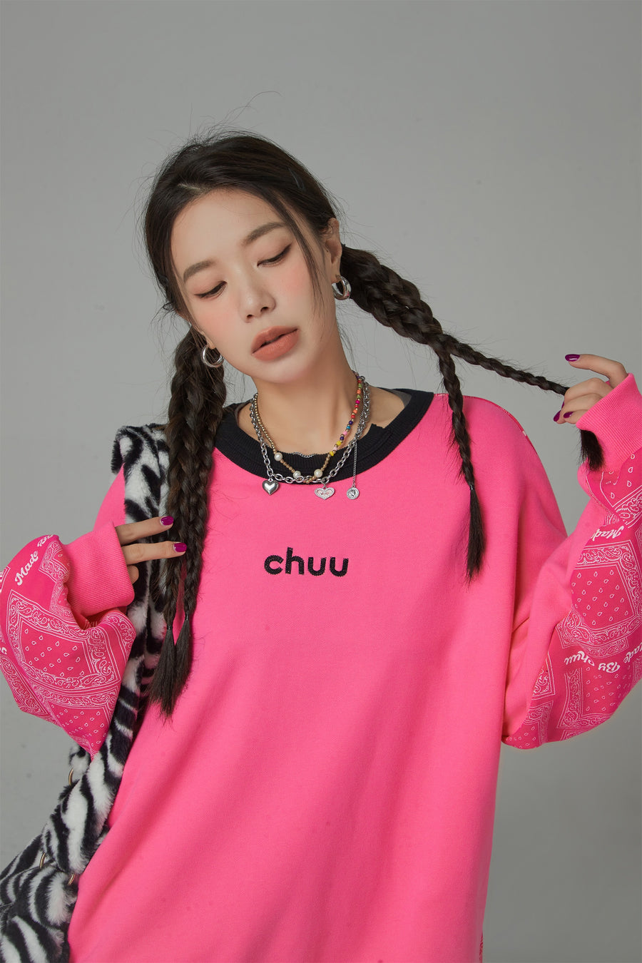 CHUU Recto Verso Paisley Solid Color Sweatshirt