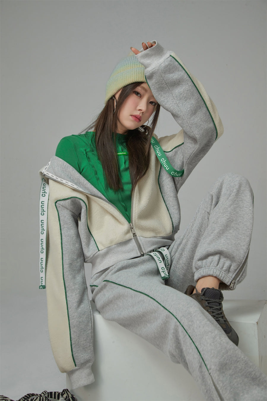 CHUU Miss Sporty Cropped Hoodie