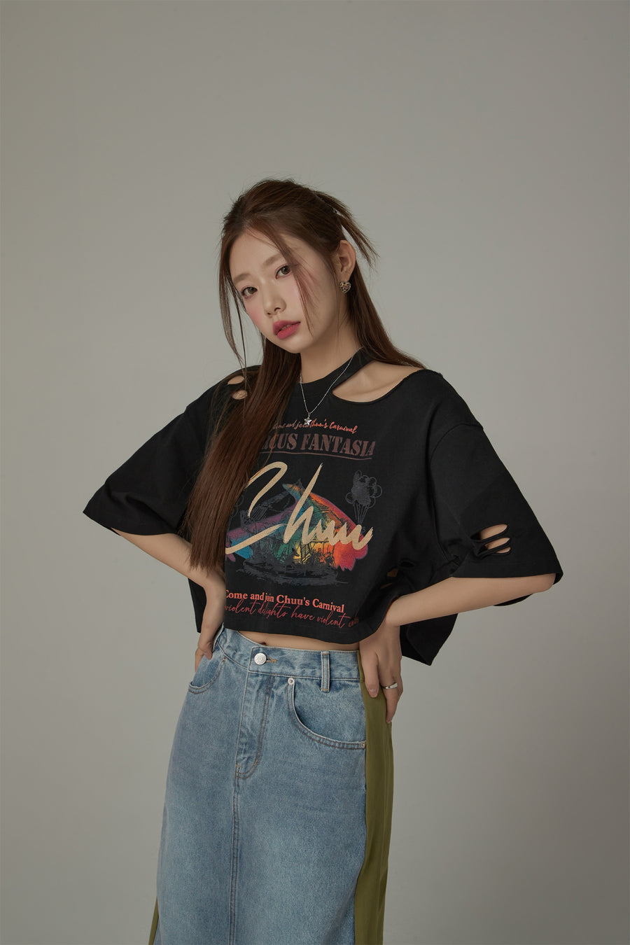 CHUU Chuu Carnival Slit Cropped T-Shirt