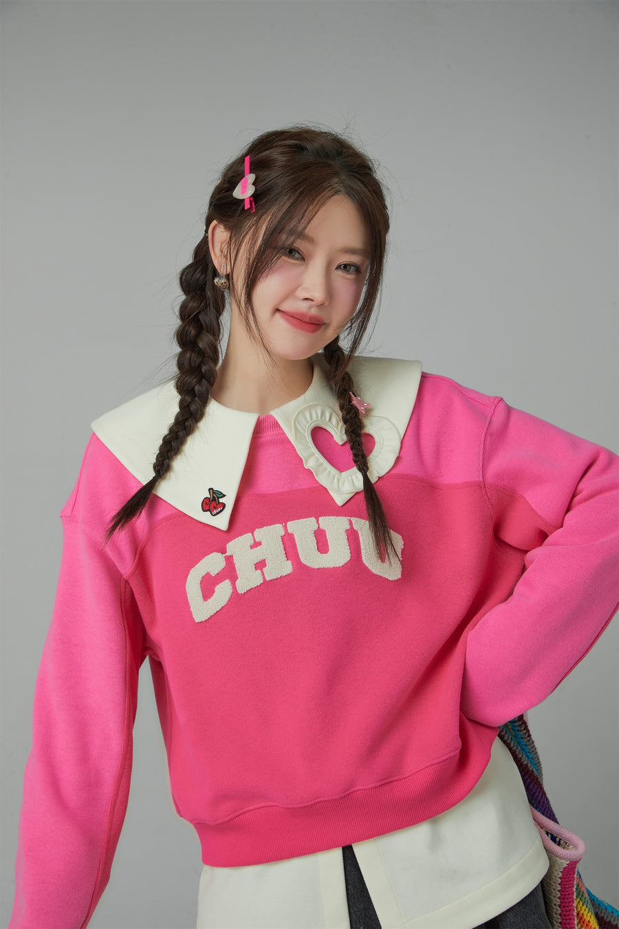 CHUU The Apple Of My Eye Loose-Fit Sweatshirt