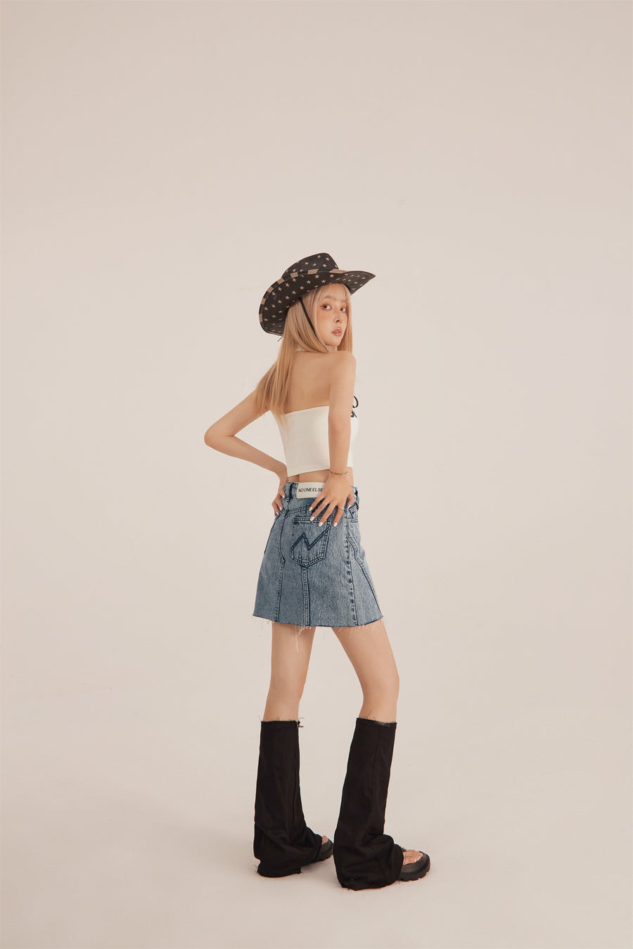 CHUU Unbalanced Cut Denim Mini Skirt