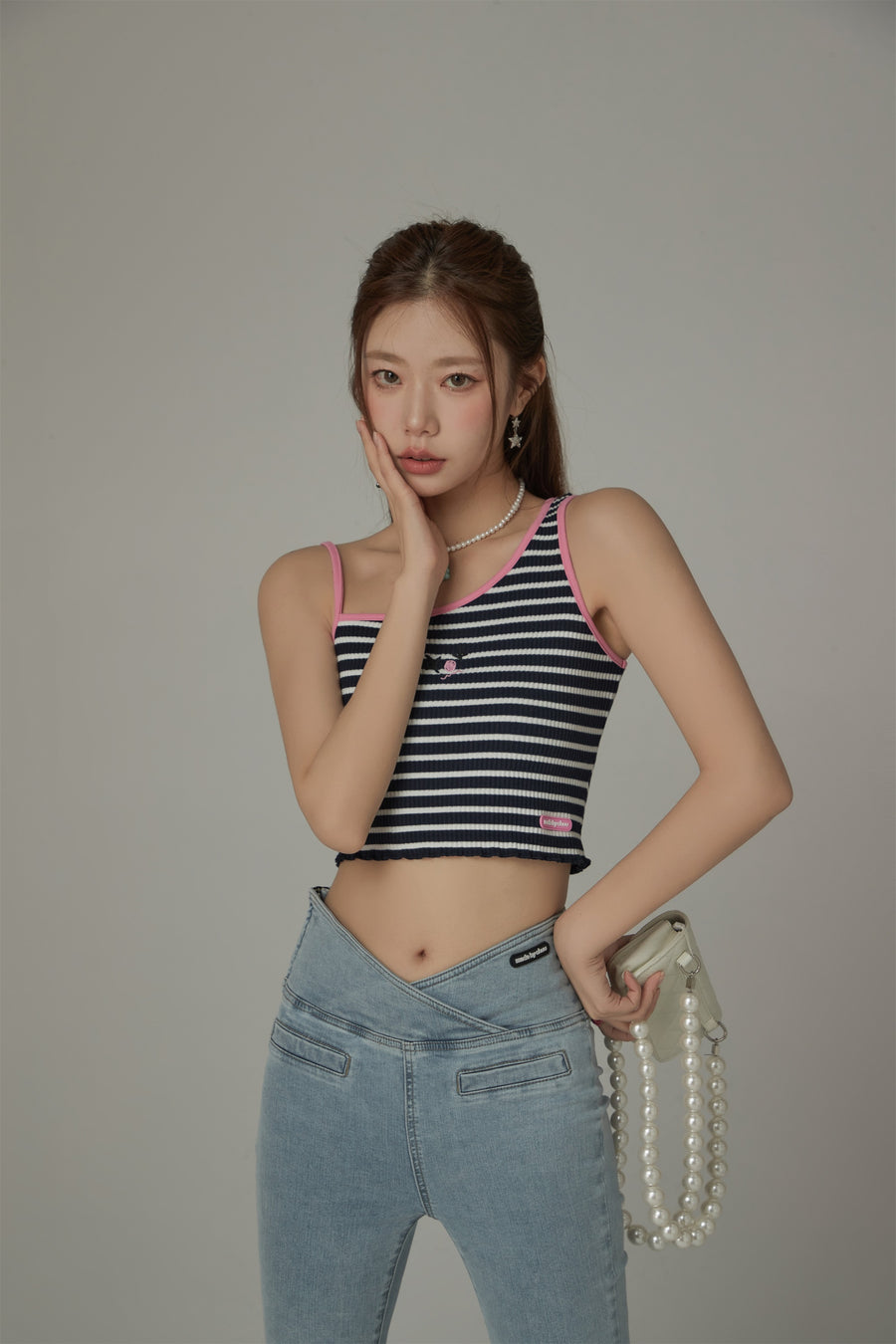 CHUU Unbalanced Striped Sleeveless Crop Top