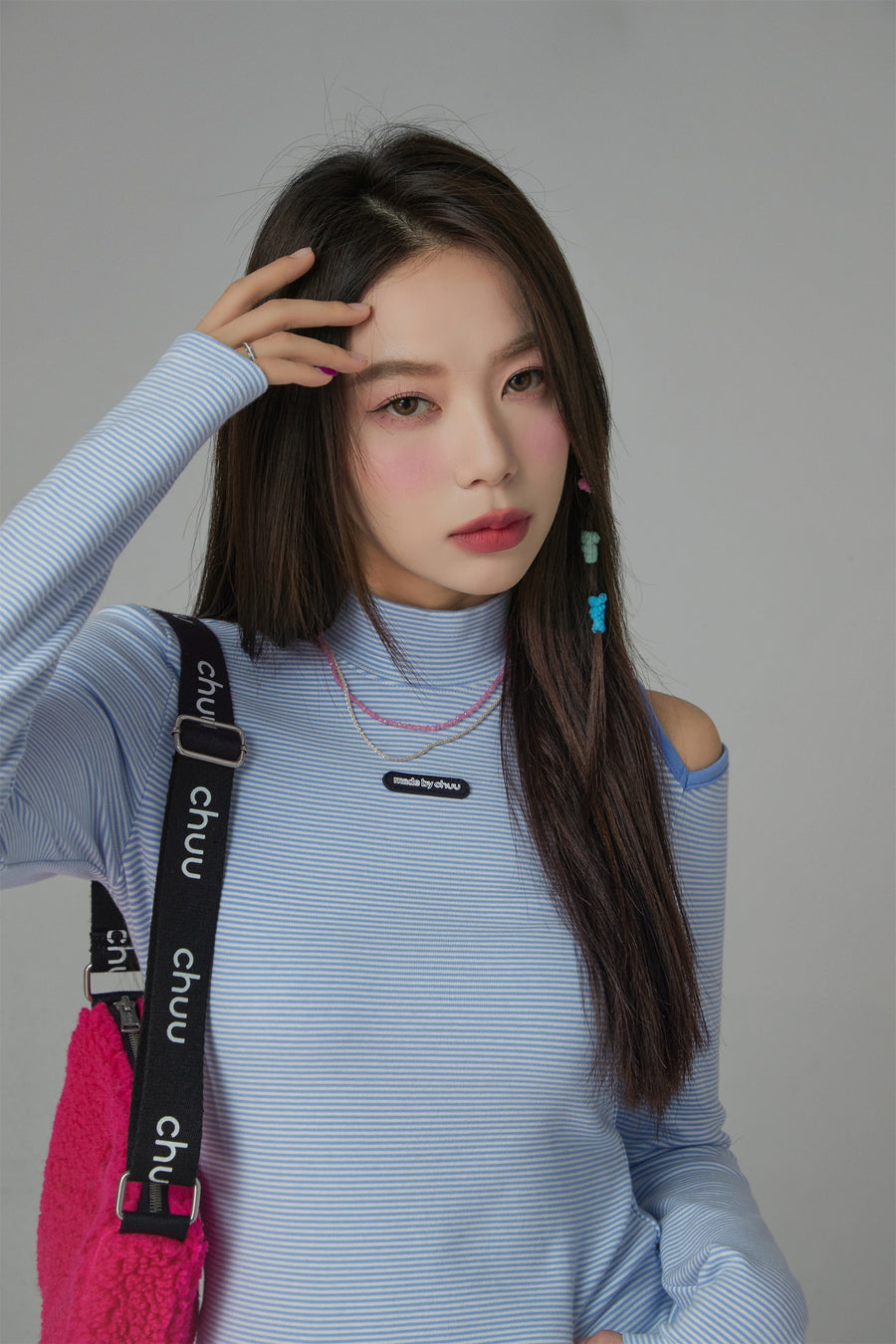 CHUU New Axis Off-The-Shoulder T-Shirt