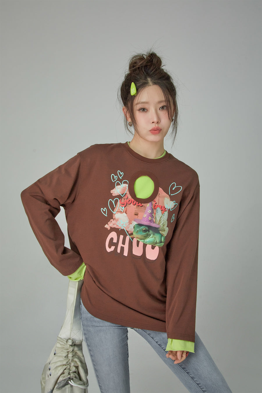 CHUU Bedtime Stories Character Print Long-Sleeved T-Shirt